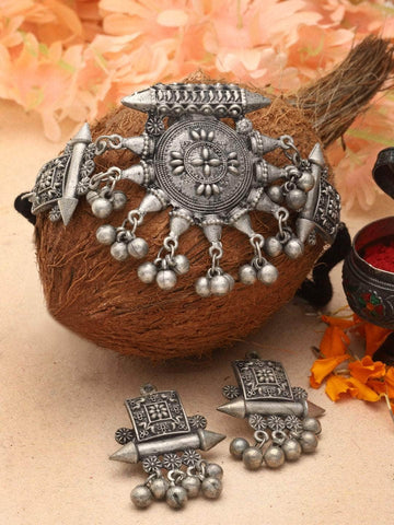 Ghungroo Studded Oxidised Silver Plated Choker Jewellery Set