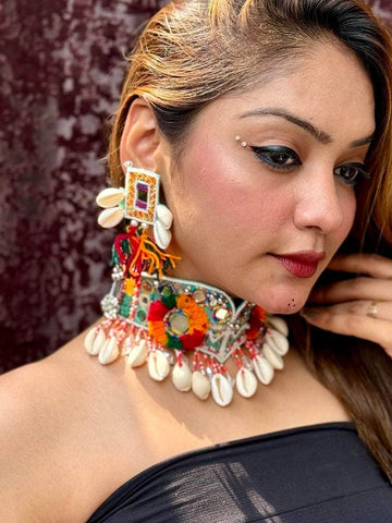 Rooh : Handcrafted Boho Thread Work Tesselled Jewellery Set