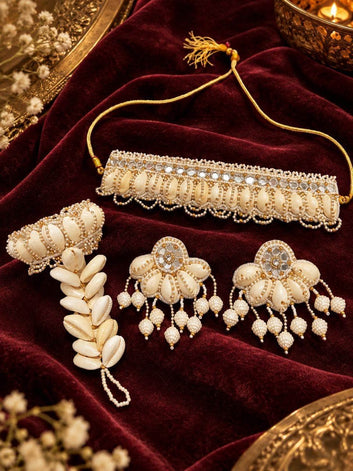 Surma – Ivory Handcrafted Cowri Studded Beaded Combo Jewellery Set