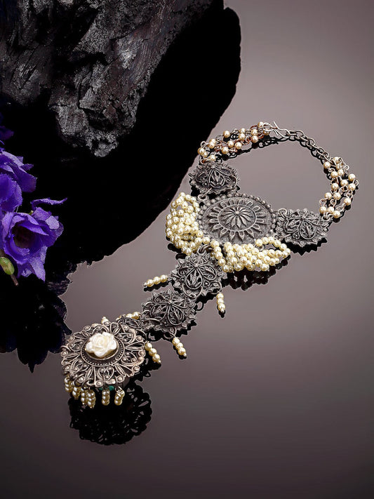 Women Gunmetal-Toned & Off White Brass Pearls Handcrafted Silver-Plated Ring Bracelet