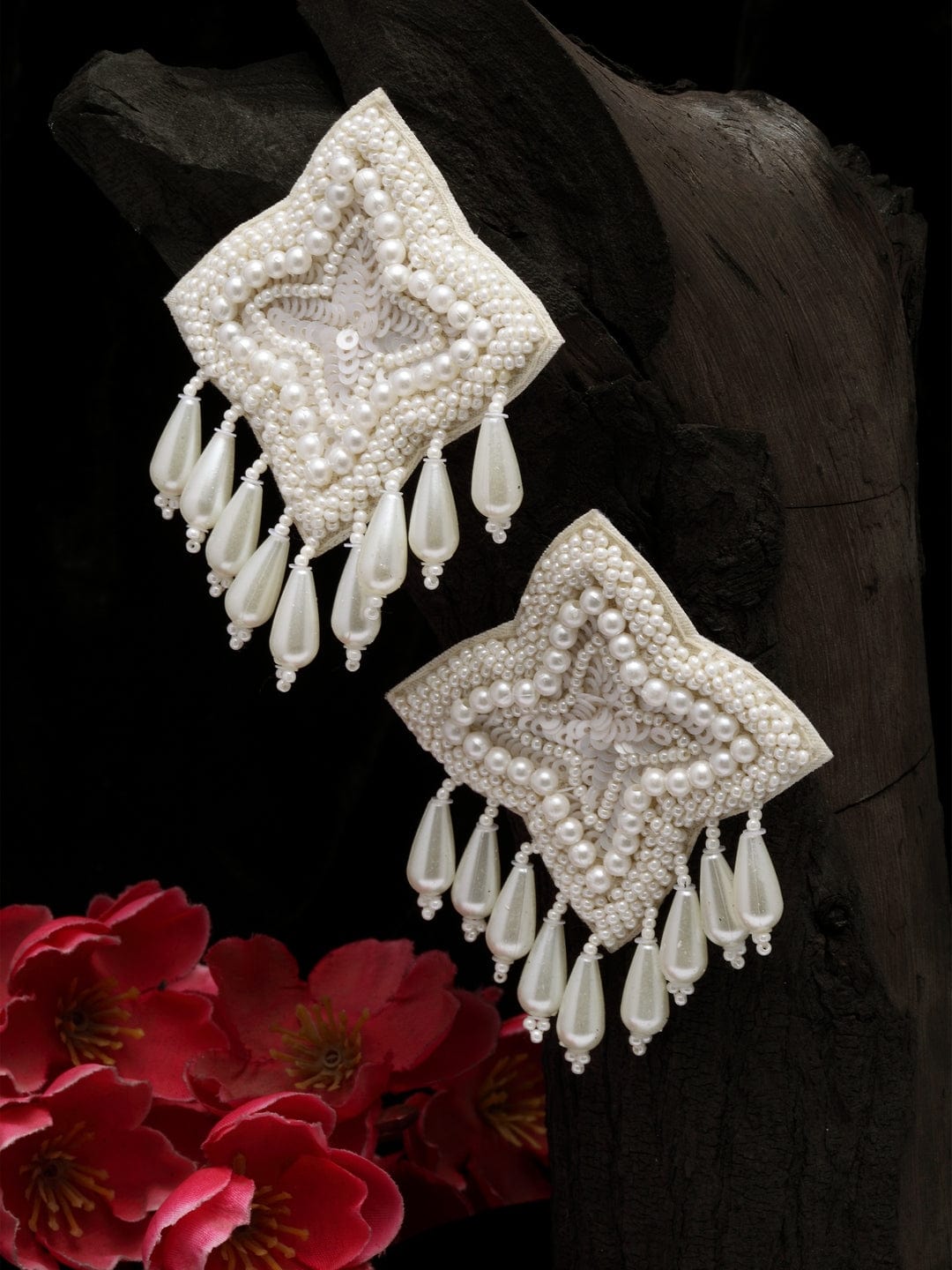 Silver-Plated & Off White Contemporary Studs Earrings