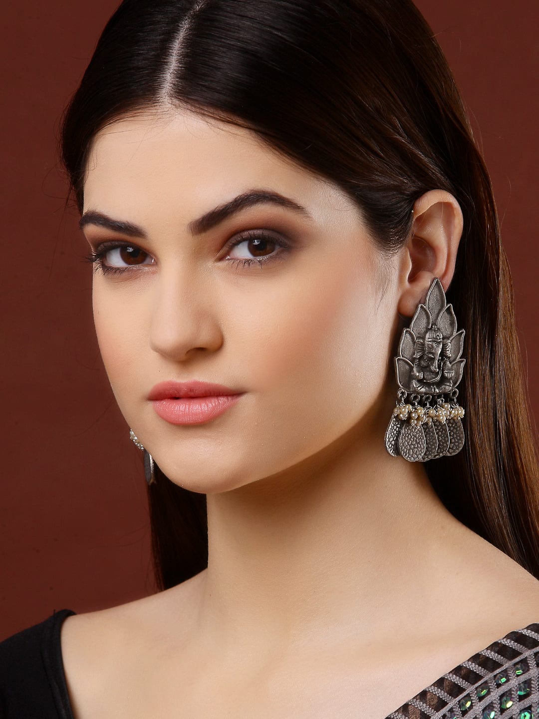 Gunmetal-Toned Pearls Contemporary Drop Earrings