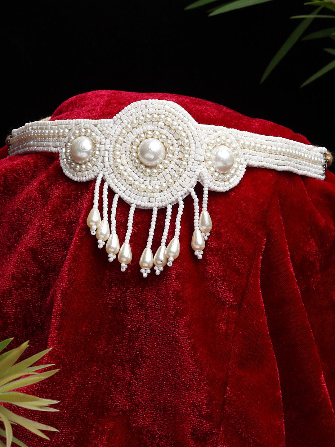 Silver-Toned & Off White Brass Silver-Plated Choker Necklace