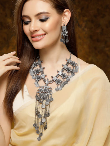 OXIDISED GHUNGROO STUDDED PENDENT NECKLACE SET