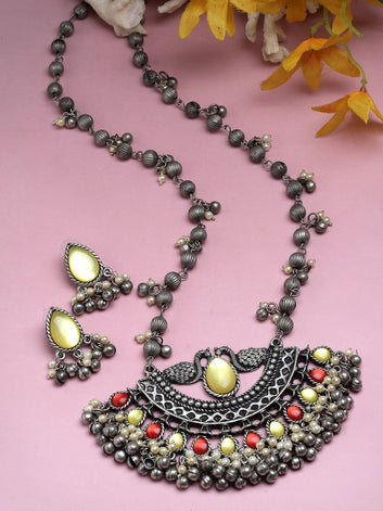Stones & Pearls Studded Riyasat Pendant Set