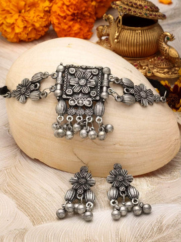 Ghungroo Studded Oxidised Silver Plated Choker Jewellery Set