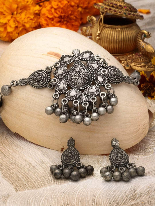 Ghungroo Studded Oxidised Silver Plated Choker Jewellery Set