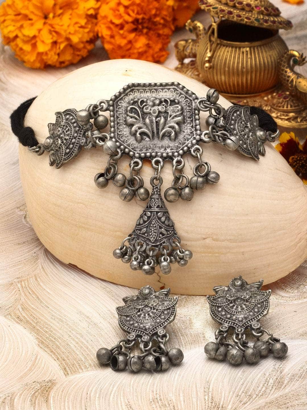 Ghungroo Studded Oxidised Silver Plated Choker Jewellery Set