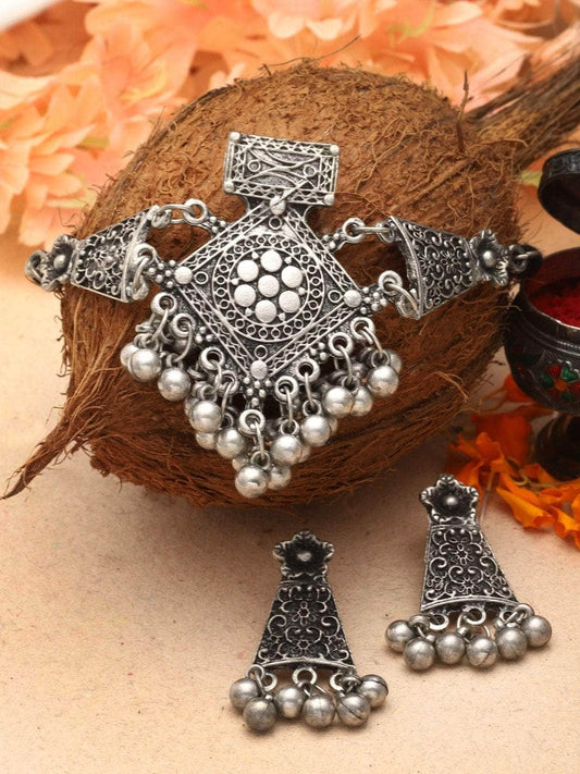 Ghungroo Studded Oxidised Silver Plated Choker Jewellery Set