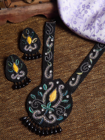 Black Beads Crystal Studded Jewellery Set