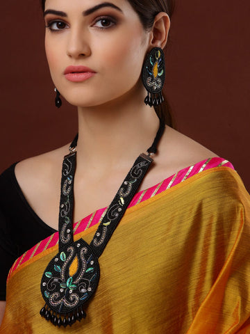 Black Beads Crystal Studded Jewellery Set